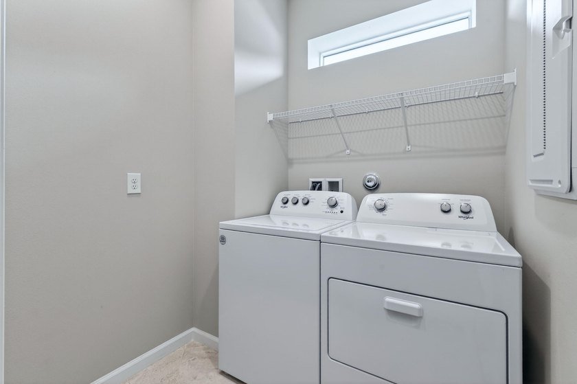 Welcome to this beautifully maintained 2 bed, 2 bath plus Den in - photo 41