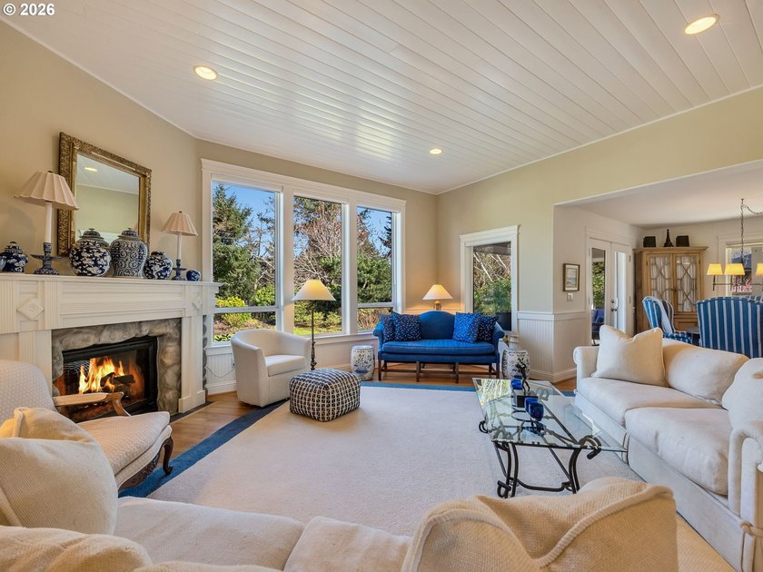 Well built and meticulously maintained, this exquisite Shamrock - photo 10
