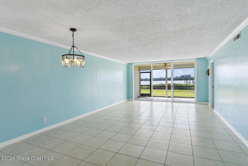 Experience waterfront living with wide views of Kitching Cove, a - photo 8