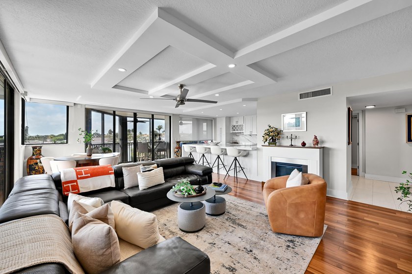 Experience the ultimate Florida lifestyle in this stunning 3/2 - photo 11