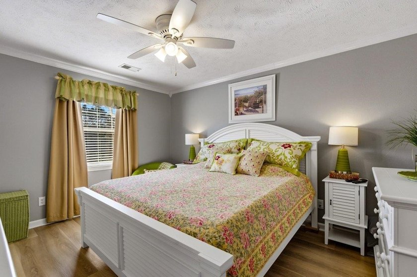 Attention to detail shines throughout this charming, fully - photo 13