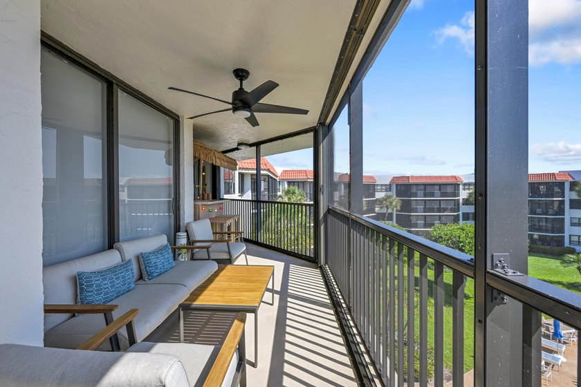 Experience the ultimate Florida lifestyle in this stunning 3/2 - photo 17