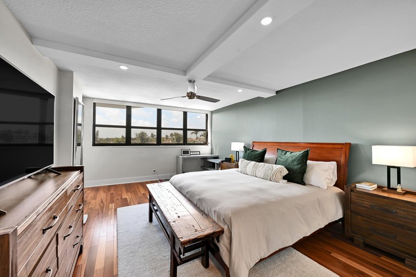 Experience the ultimate Florida lifestyle in this stunning 3/2 - photo 21