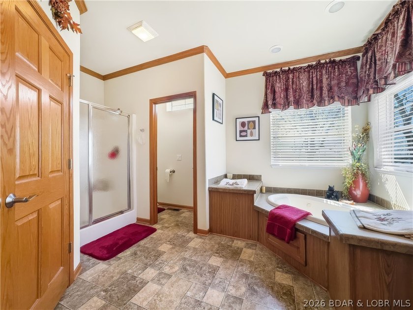 Unique country home with impressive lake views on 1.7 acres &amp; a - photo 22