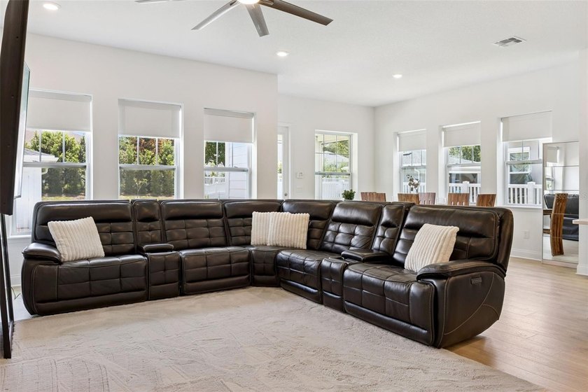 Under contract-accepting backup offers. OAKLAND PARK---a Parade - photo 25