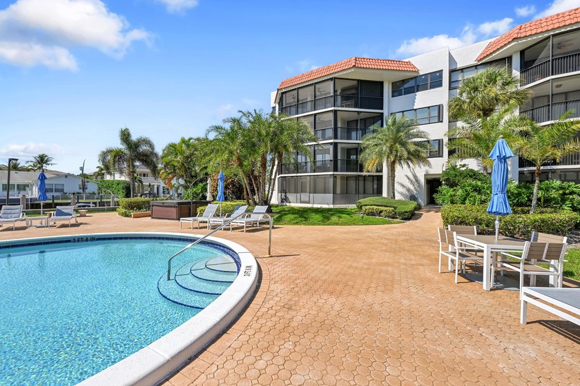 Experience the ultimate Florida lifestyle in this stunning 3/2 - photo 35