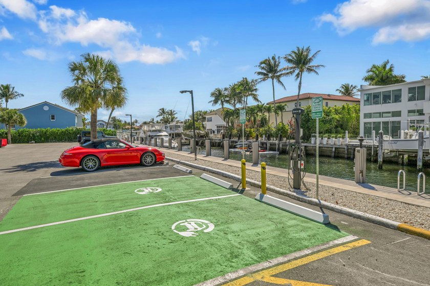 Experience the ultimate Florida lifestyle in this stunning 3/2 - photo 37