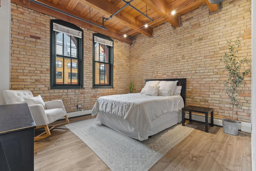 Experience the perfect blend of historic character and modern - photo 11