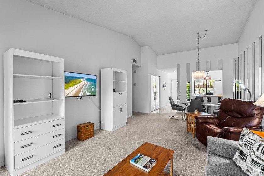 Welcome to this light and bright 2 bedroom, 2 bath townhouse - photo 13