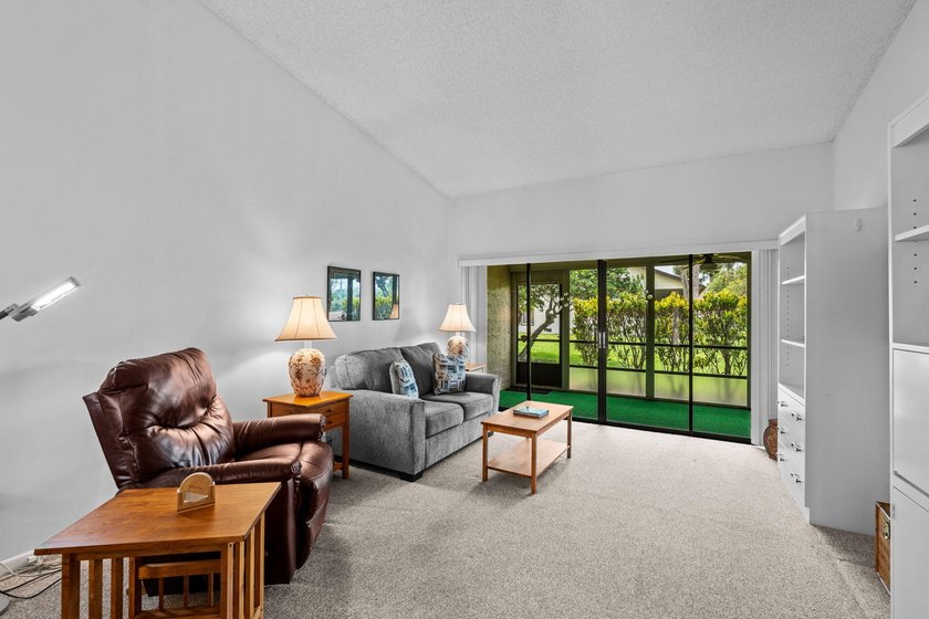 Welcome to this light and bright 2 bedroom, 2 bath townhouse - photo 15