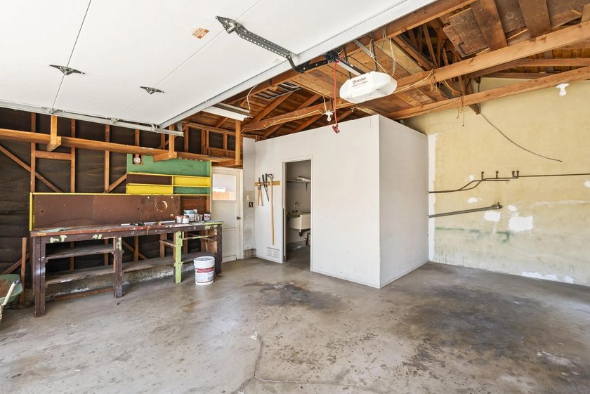 Nestled on a quiet street in the highly desirable Del Cerro - photo 24