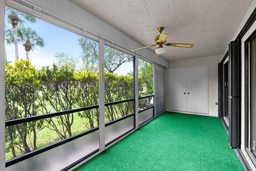 Welcome to this light and bright 2 bedroom, 2 bath townhouse - photo 25