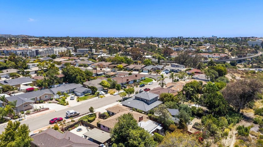 Nestled on a quiet street in the highly desirable Del Cerro - photo 32