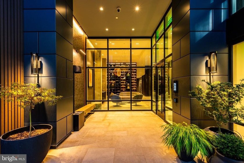 Experience the pinnacle of modern Philadelphia living at 223 S - photo 9