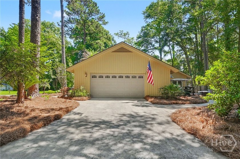 Located in the Marshwood section of The Landings, this - photo 27