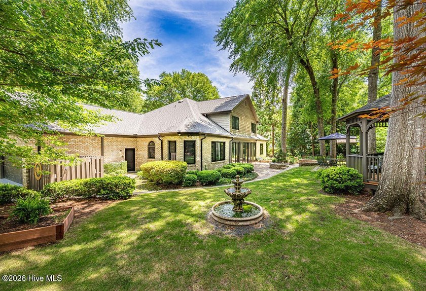 PRICED $65,000 BELOW APPRAISED VALUE Trophy Home in the heart of - photo 6