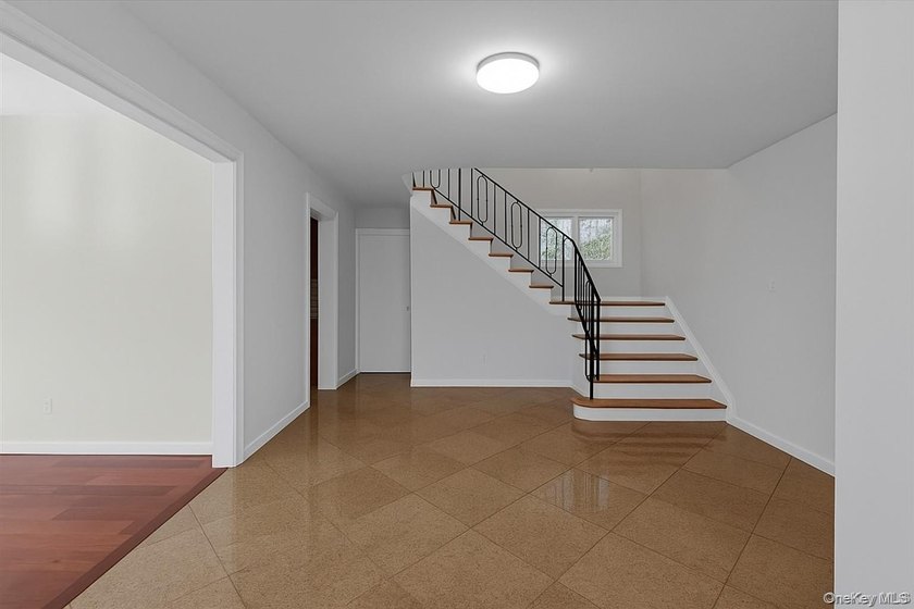 Beautiful and spacious home featuring 4 bedrooms and 2.5 - photo 4