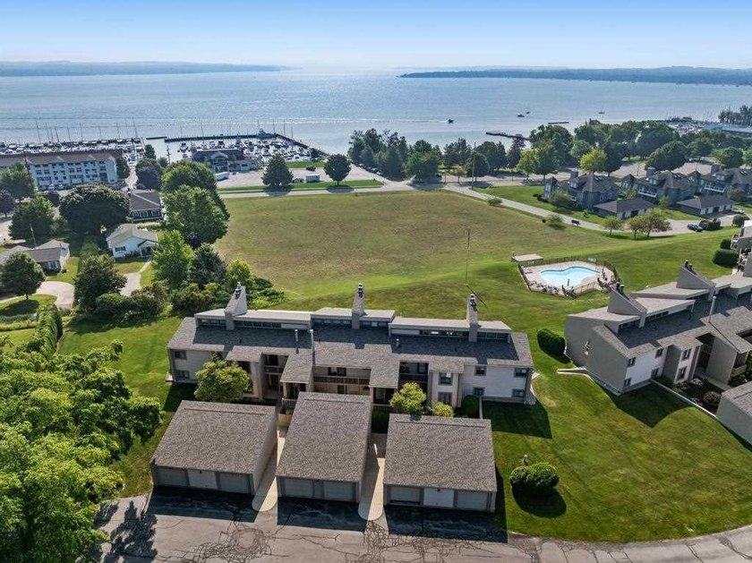 Welcome to one of Charlevoix's most coveted addresses. Perched - photo 29