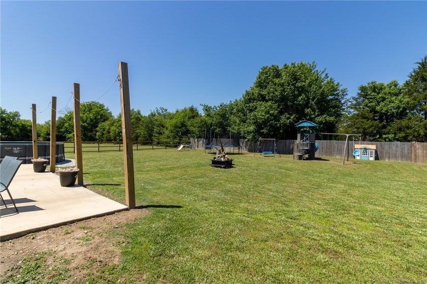 Beautiful 2,800 sq. ft. home plus a 2,400 sq. ft. shop on 6.10 - photo 36