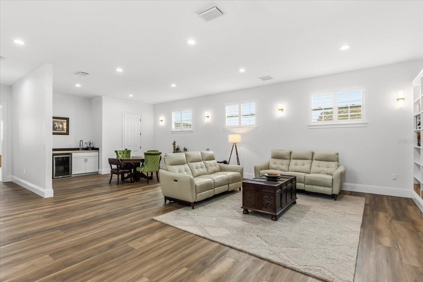 Three separate living quarters. Nearly five acres. Resort-style - photo 41