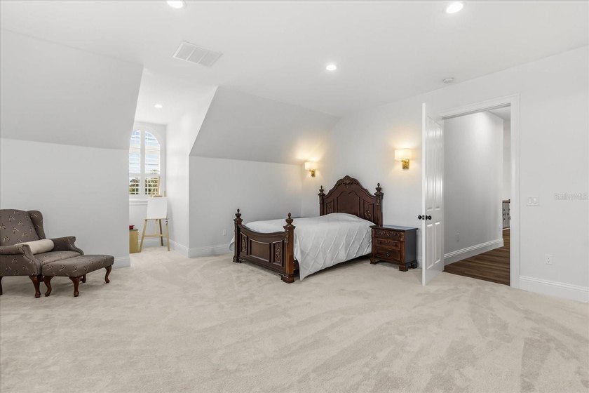 Three separate living quarters. Nearly five acres. Resort-style - photo 48
