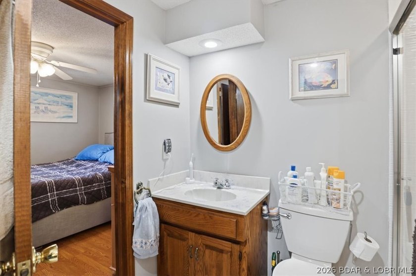 Discover a revitalized lakefront getaway situated at the 61.5 - photo 14