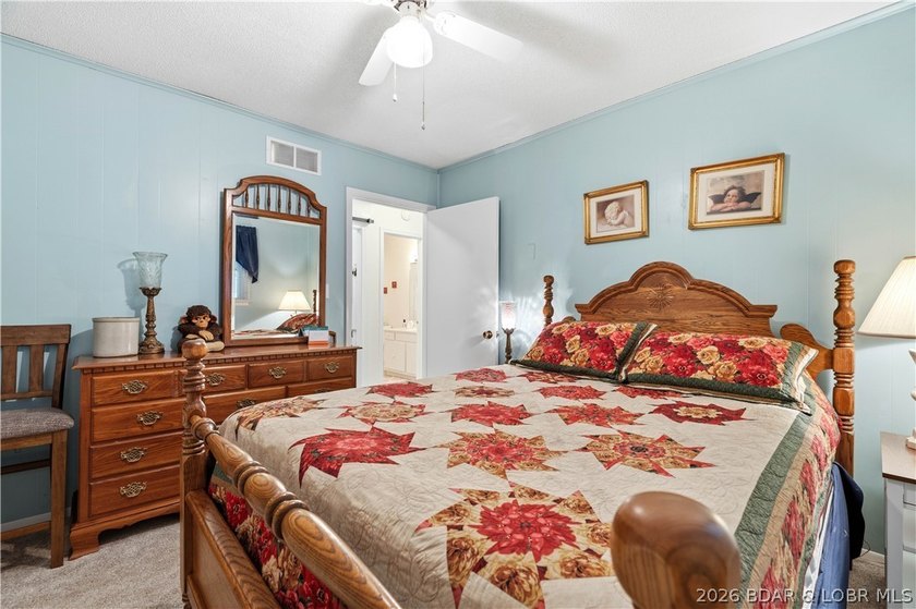Discover the perfect blend of lakefront relaxation and - photo 16