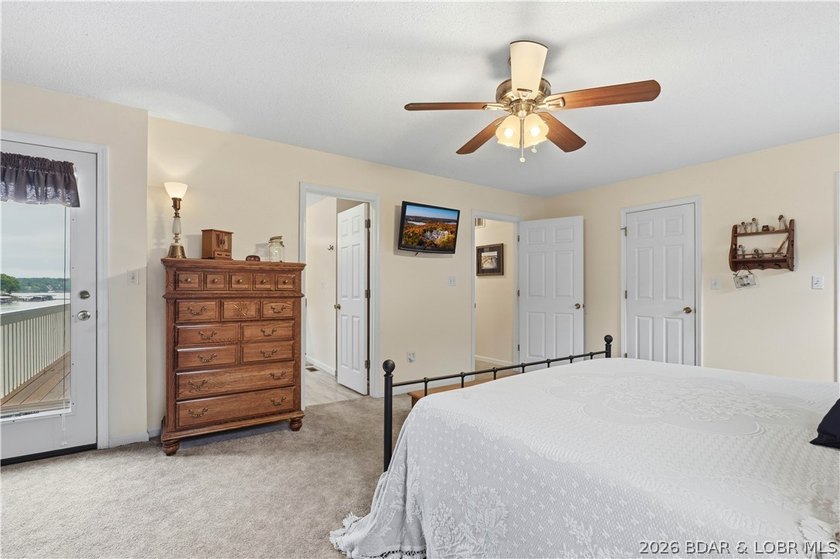 Discover the perfect blend of lakefront relaxation and - photo 19