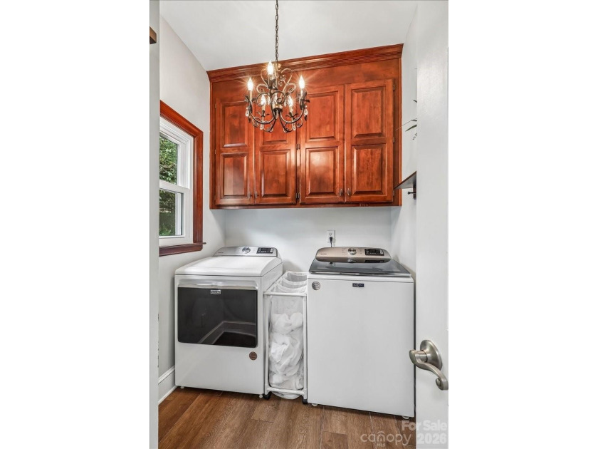 Beautiful full brick home in the desirable Berkeley community - photo 21
