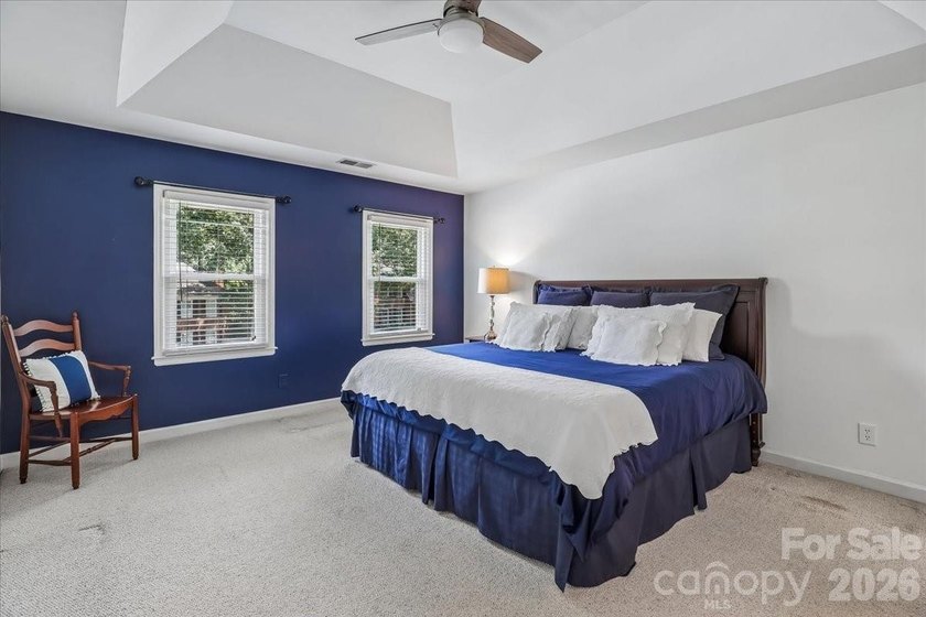 Beautiful full brick home in the desirable Berkeley community - photo 22