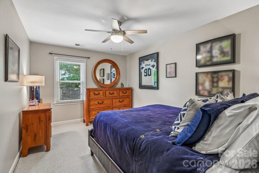 Beautiful full brick home in the desirable Berkeley community - photo 29