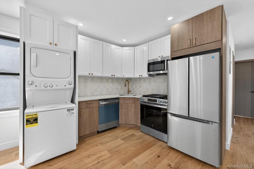 Space, style &amp; modern luxury come together at 52 28th Avenue. A - photo 3