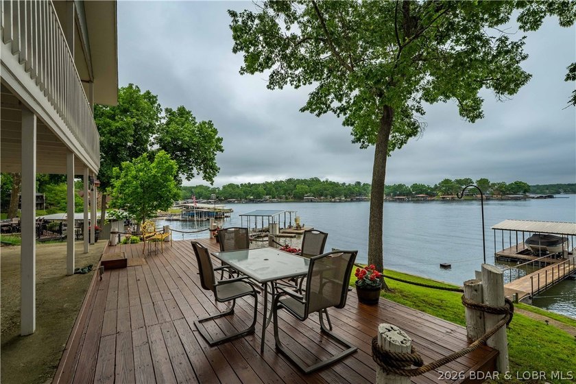 Discover the perfect blend of lakefront relaxation and - photo 36