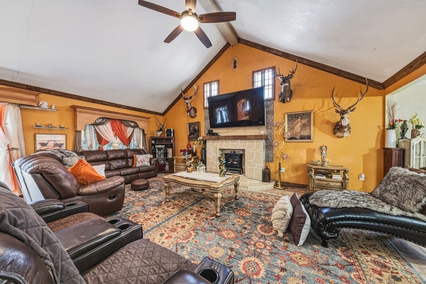 Welcome to your South Texas gentleman's ranch retreat or your - photo 7