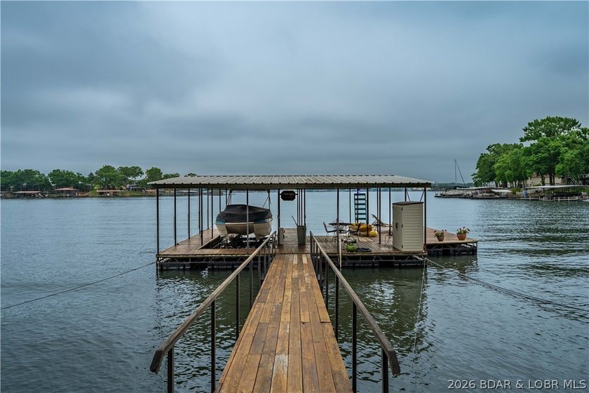 Discover the perfect blend of lakefront relaxation and - photo 38