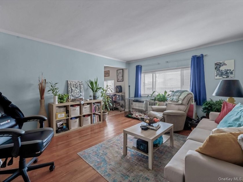 Large Brick 2-family in Pelham Bay. 2BR/1BA over 2BR/1BA over - photo 7