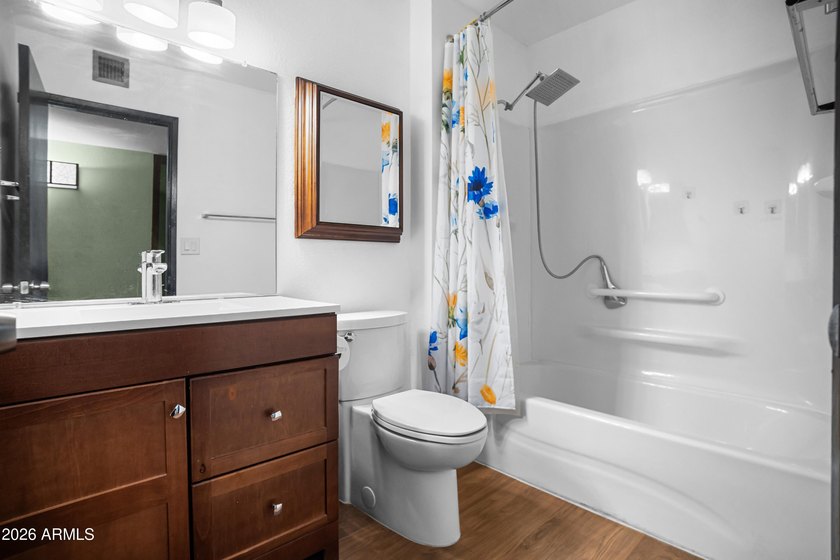 SHORT SALE. Spacious and hard to find 3-bedroom townhome end - photo 14