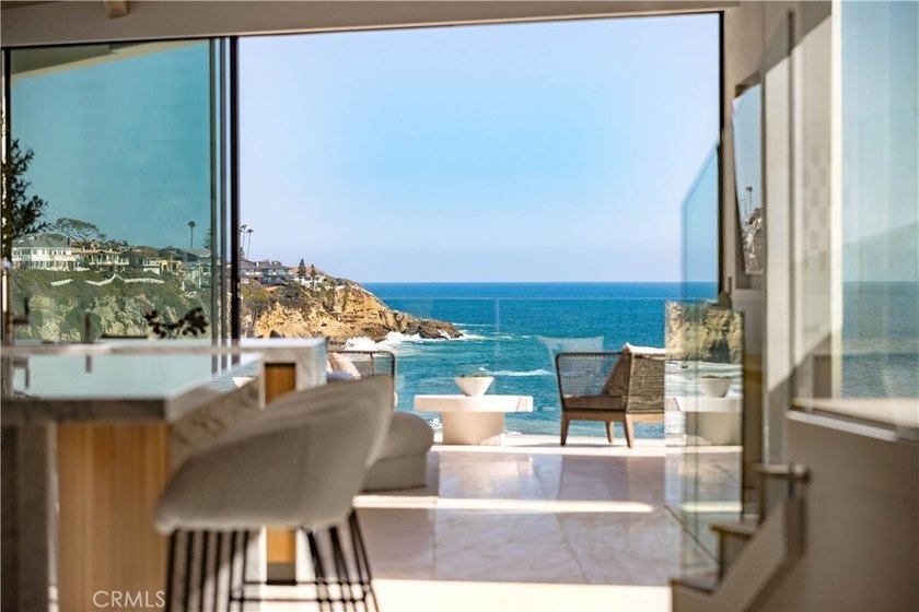 Perched atop an oceanfront bluff overlooking one of Laguna - photo 14