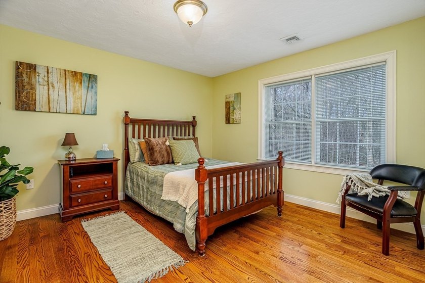 This 5 bed/4 bath, 5000+ sq ft residence offers the perfect - photo 34