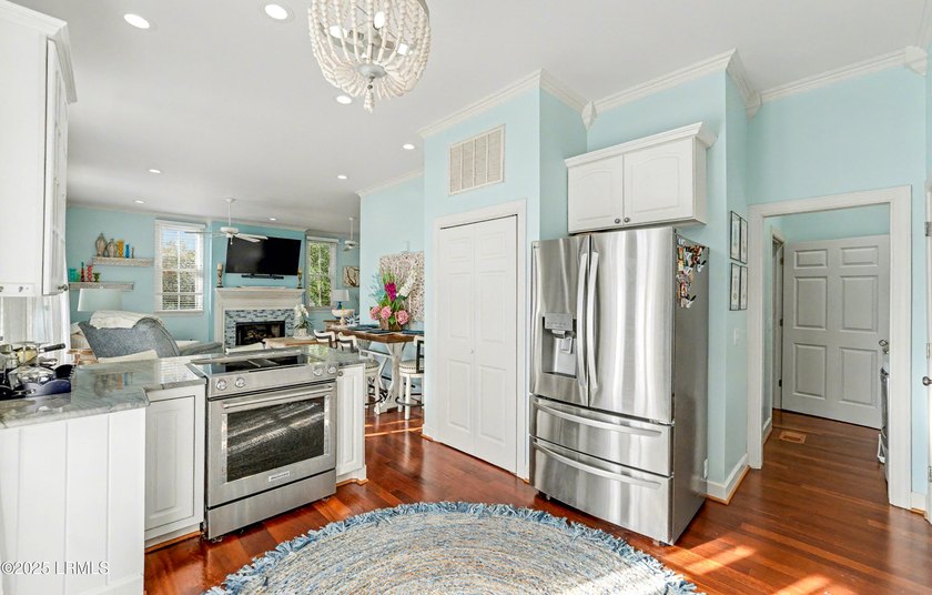 Located in the beautifully established neighborhood of Battery - photo 12