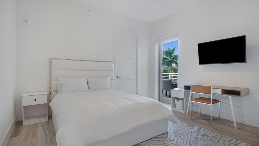 Fully furnished 3-bedroom, 3.5-bath residence at Tower 155 in - photo 24