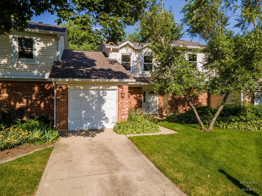 Welcome home to this beautifully maintained property nestled on - photo 3