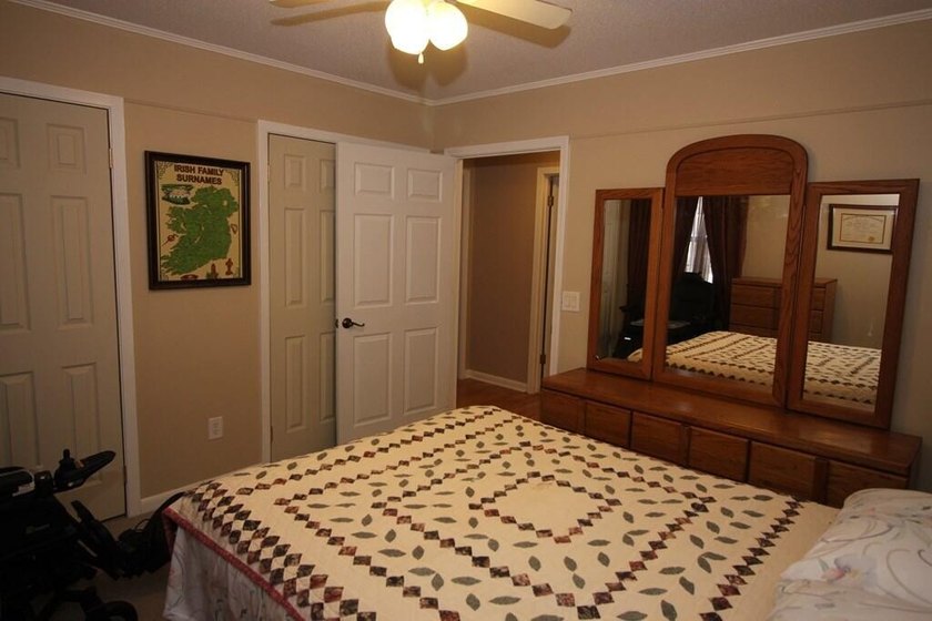 Tucked away in a quiet, private setting, this move-in-ready home - photo 28