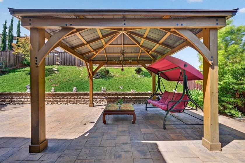 Welcome to this 6-year-old home with a thoughtfully designed - photo 42