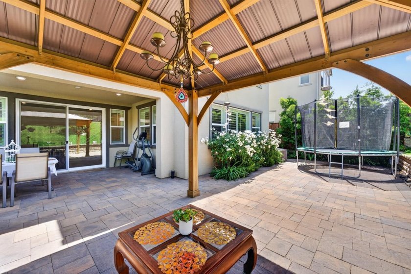Welcome to this 6-year-old home with a thoughtfully designed - photo 45