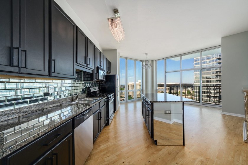 Wake up to breathtaking panoramic views of Lake Michigan, Grant - photo 7