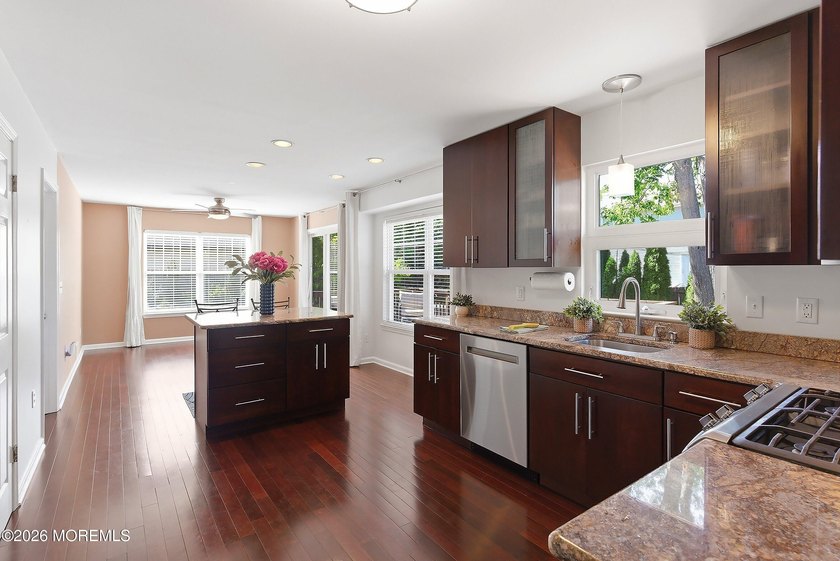 Welcome this beautifully maintained 4-bed, 2.5-bath Colonial w/ - photo 15
