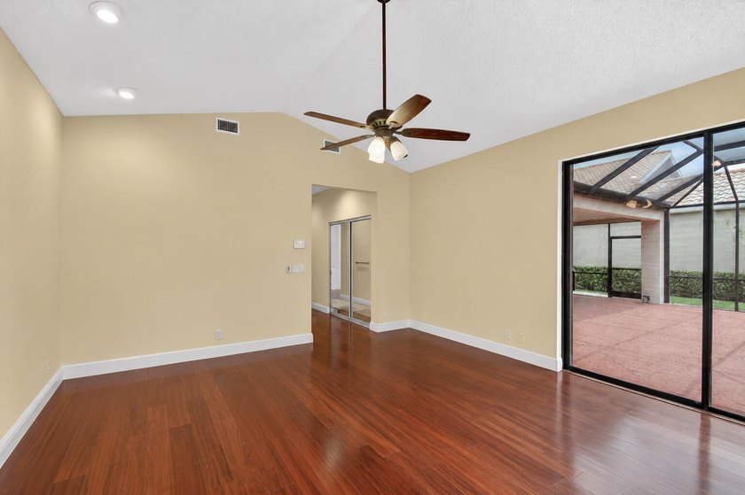 Beautiful Windsor Model Dover Home Located in Wycliffe Golf &amp; - photo 15