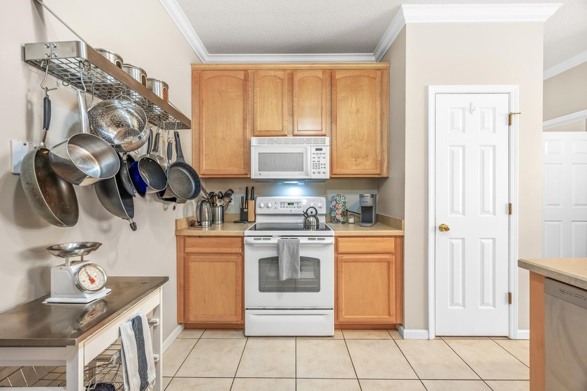 Today is the day to finally get the easy living condo with large - photo 18