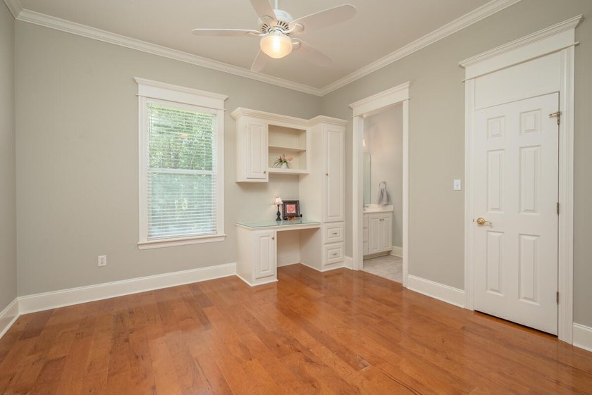 Stunning, triple split 4BD, 3BA, 2,769 sf, one-story brick home - photo 19